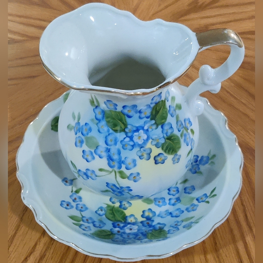 Gorgeous! Lefton China Love Me Not Pitcher and Basin Set Hand painted #SL4189.